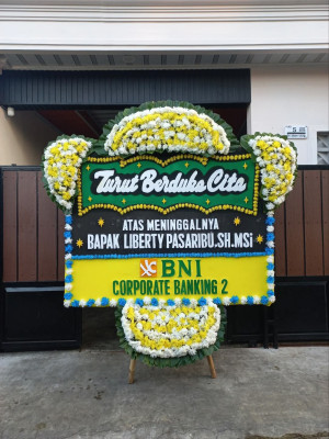 Papan Bunga Duka di Tahunan