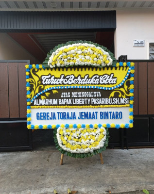 Papan Bunga Duka di Tahunan