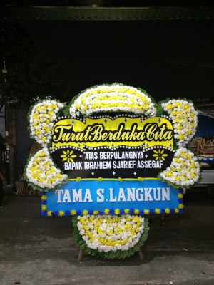 Papan Bunga Duka di Tahunan
